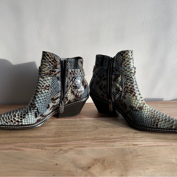 Donald J. Pliner- Western Couture Bootie - Picture 6 of 15